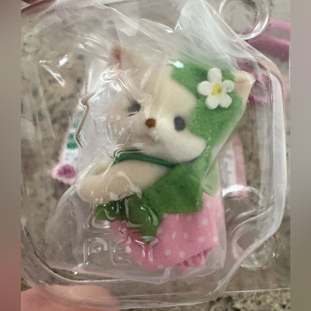Calico Critters- Very Berry Babies, Rocco, Sylvanian Families, Epoch